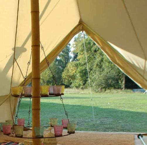 Wildberry Glamping Otel Orgères-la-Roche Dış mekan fotoğraf